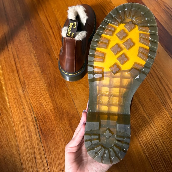 Size 9 Dr. Martens 2976 Chelsea Boot - Picture 5 of 6